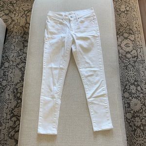 Levi’s 311 Shaping Skinny Jeans👖